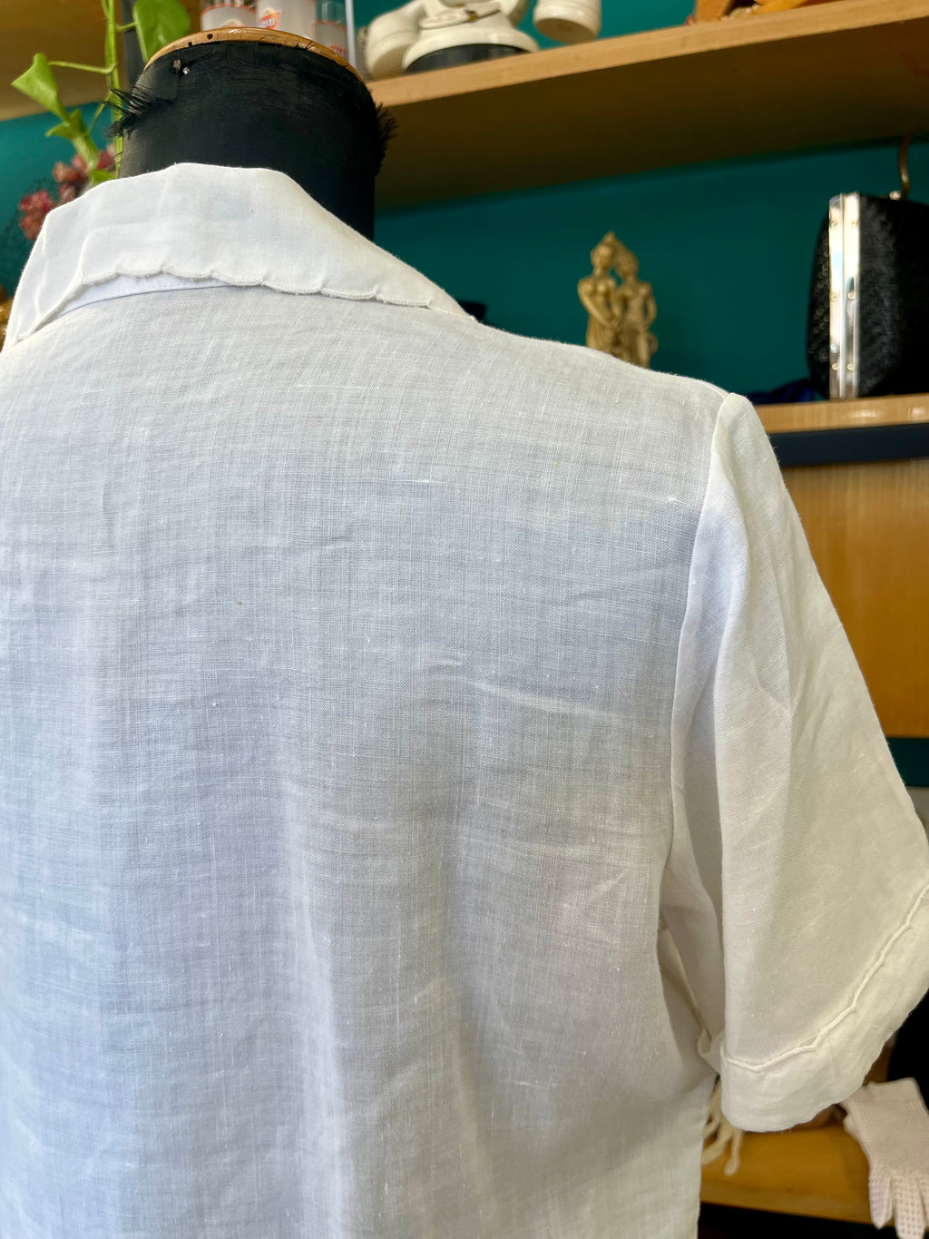 Camicia di lino ricamata