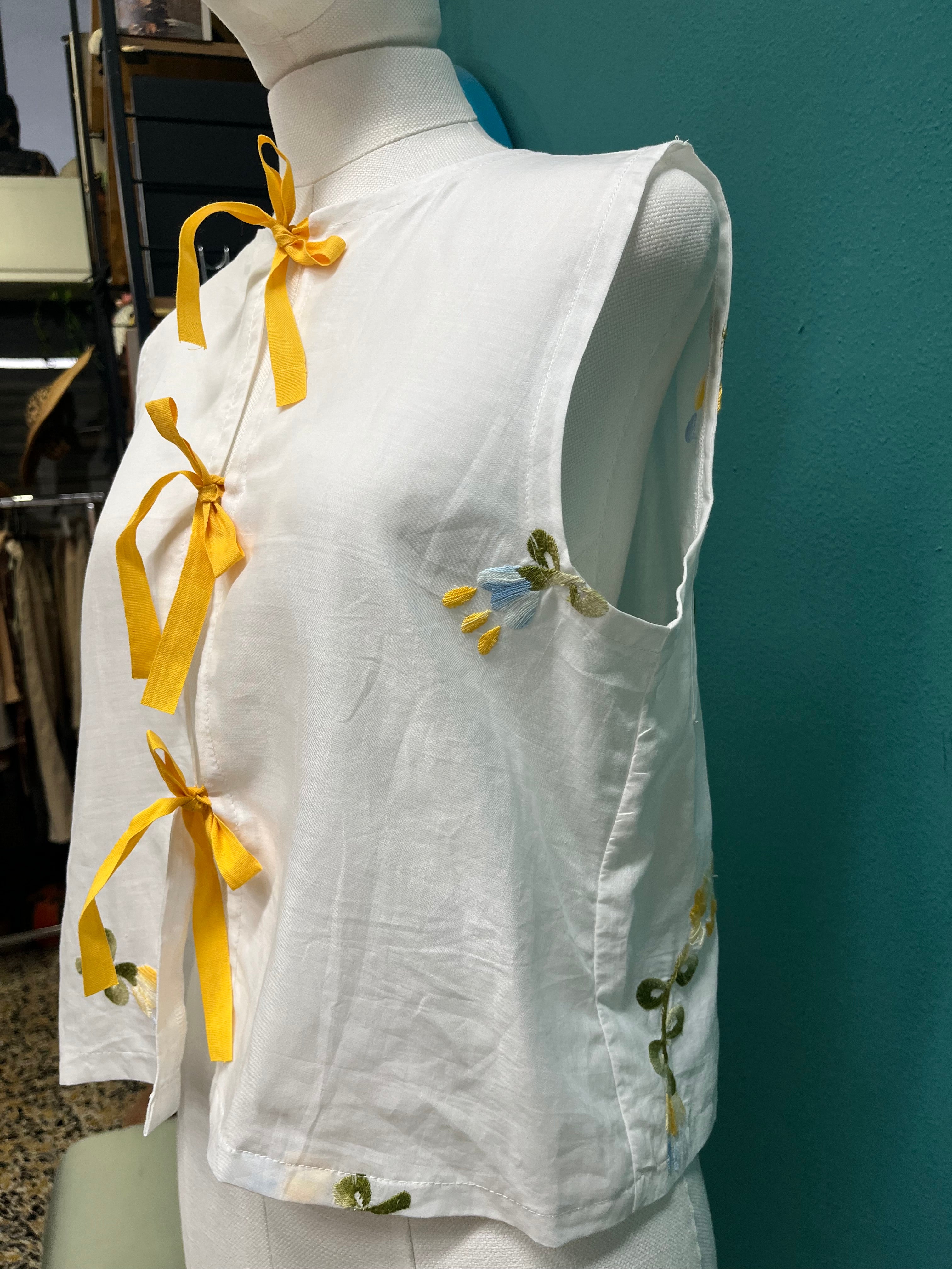 Camicia smanicata