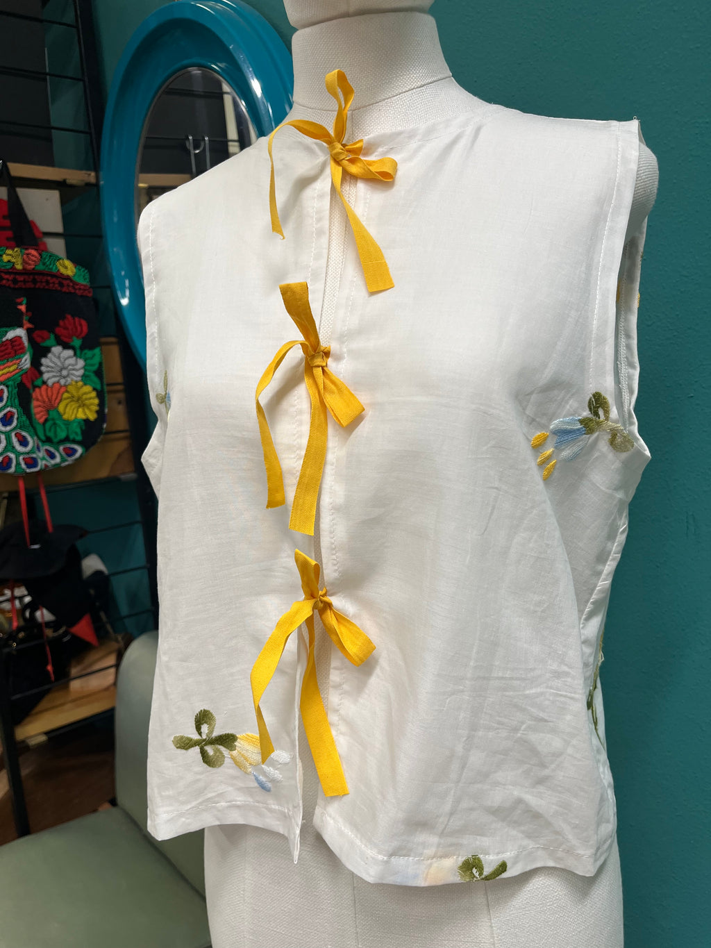 Camicia smanicata