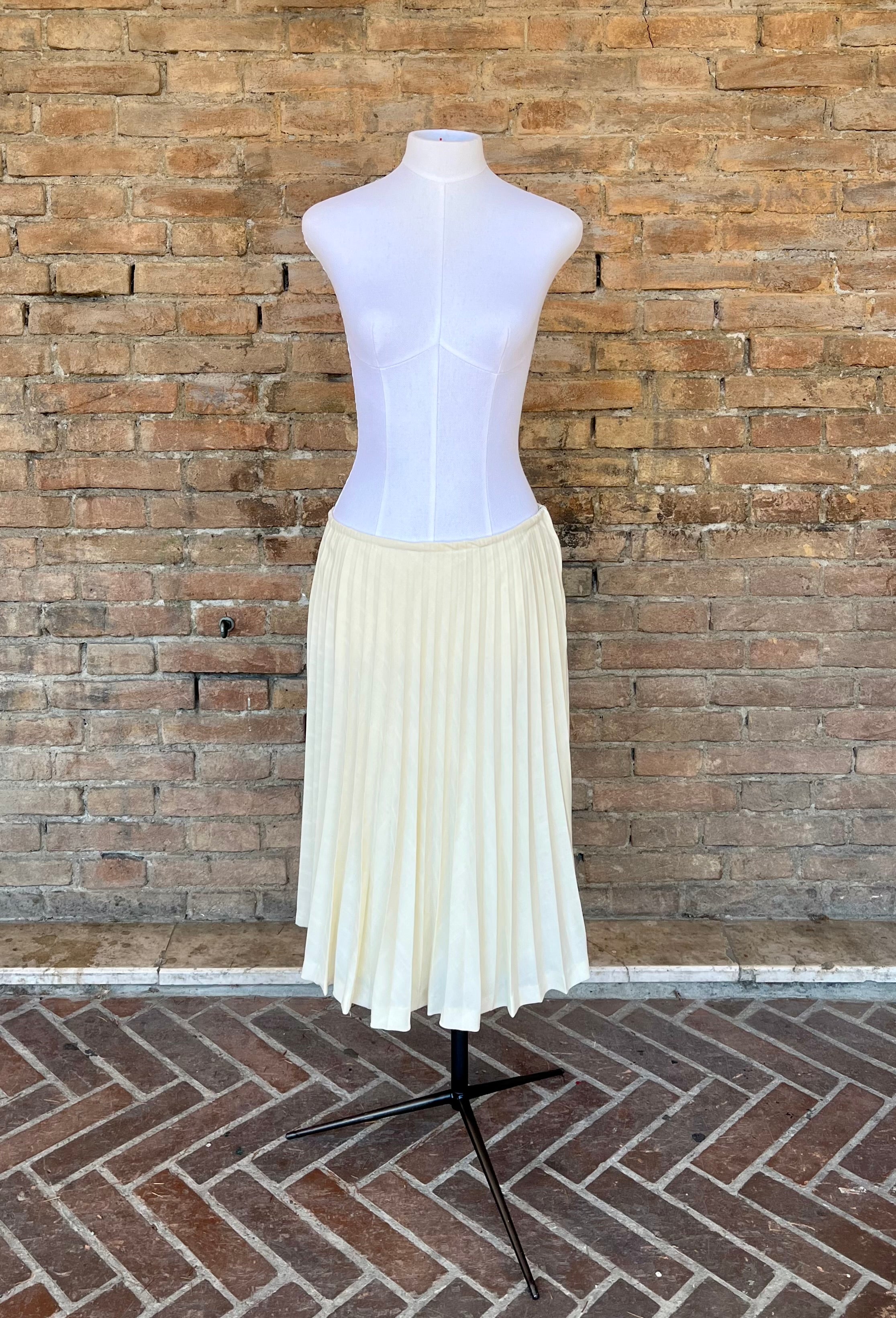 Gonna fresco lana plissettata
