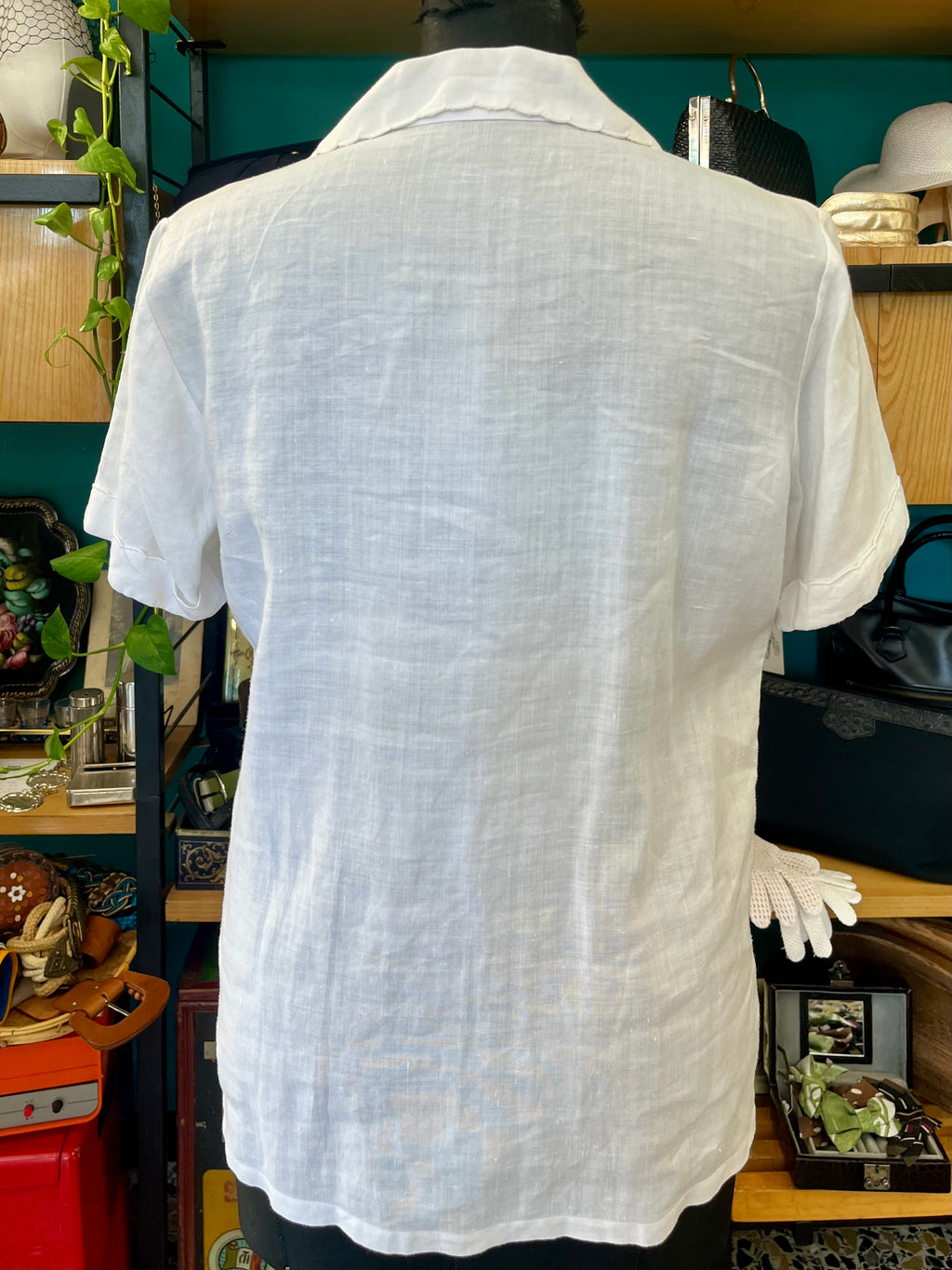 Camicia di lino ricamata